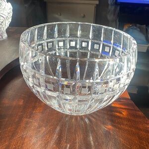 Vintage Waterford Marquis Quadrata Bowl. Beautiful cuts and very clear.